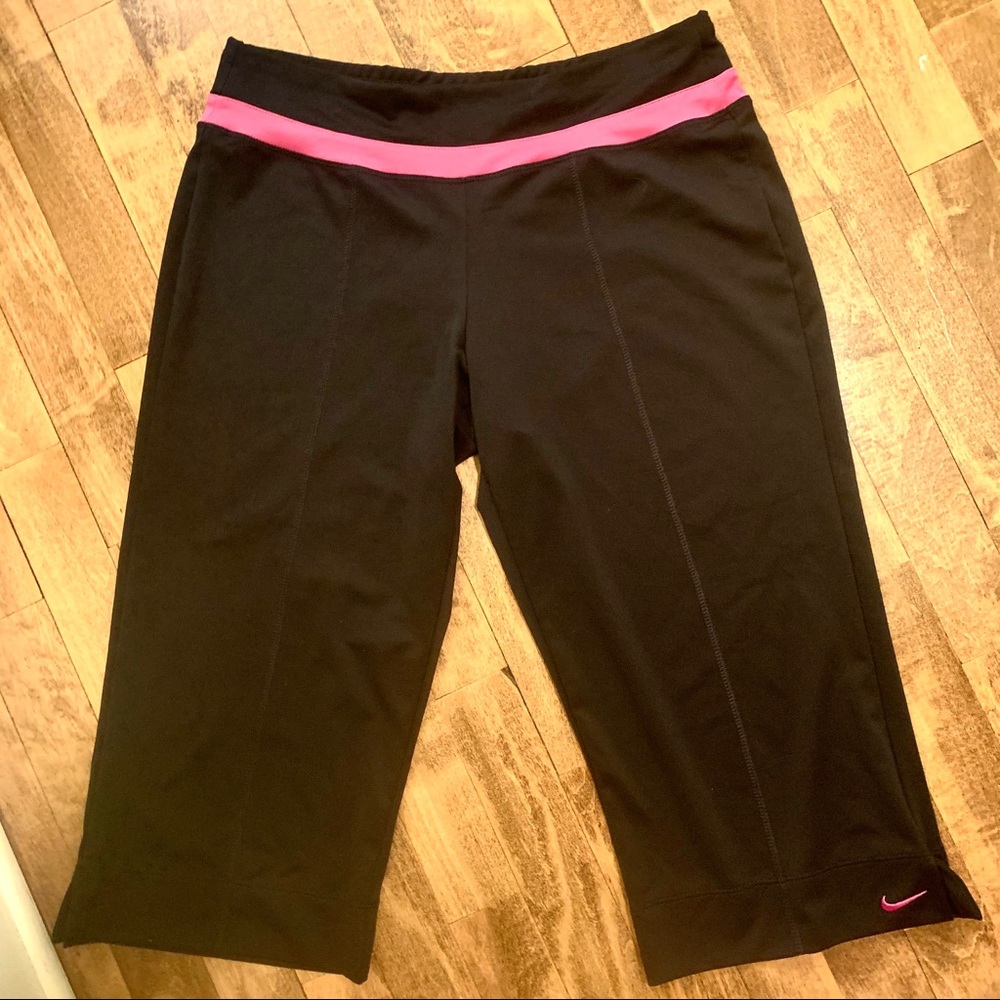 Nike Women’s Capris (Sz M)